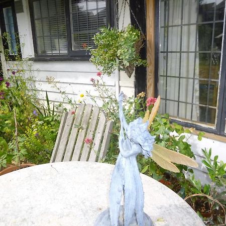 بروكستد Church Hall Farm Bed And Breakfast المظهر الخارجي الصورة