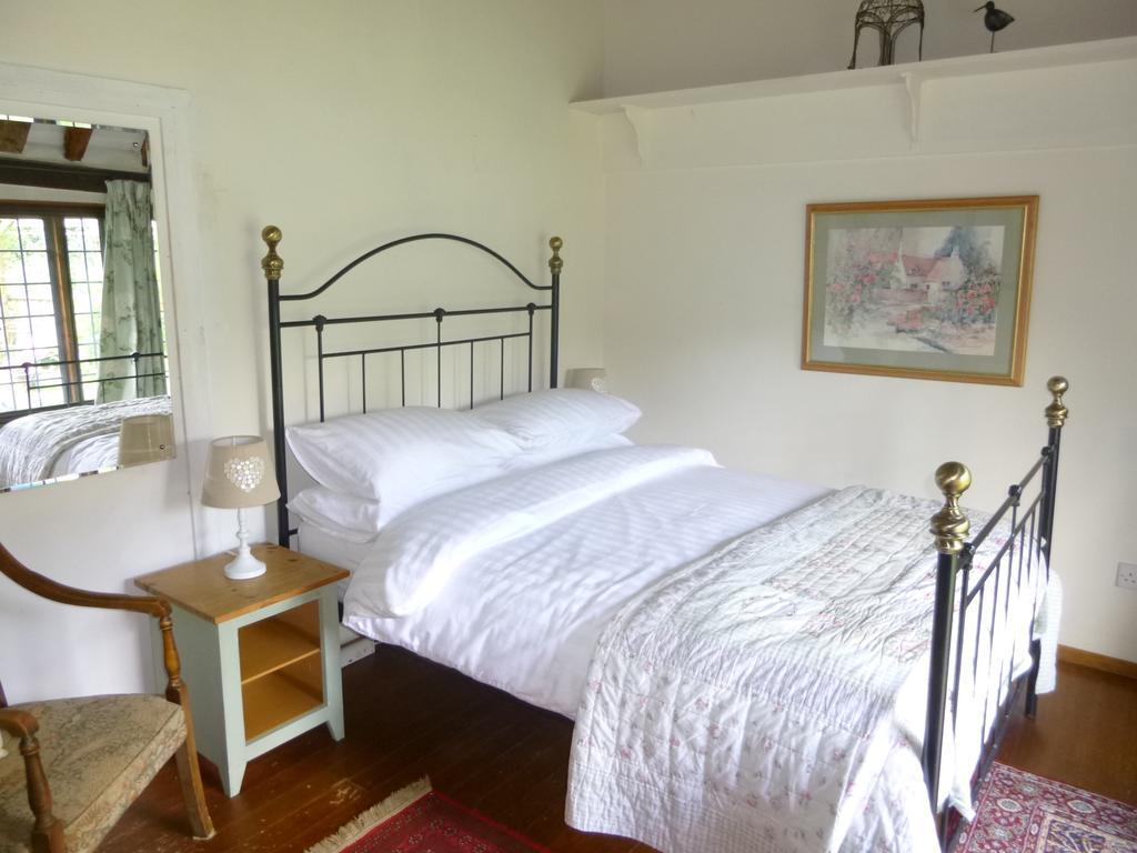 بروكستد Church Hall Farm Bed And Breakfast الغرفة الصورة