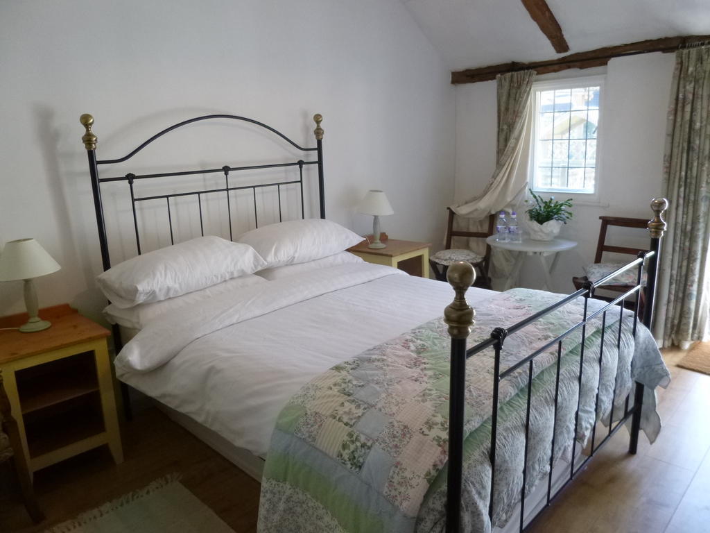 بروكستد Church Hall Farm Bed And Breakfast الغرفة الصورة