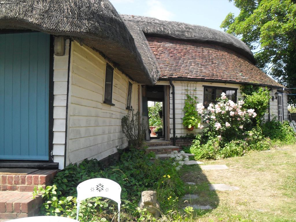 بروكستد Church Hall Farm Bed And Breakfast الغرفة الصورة